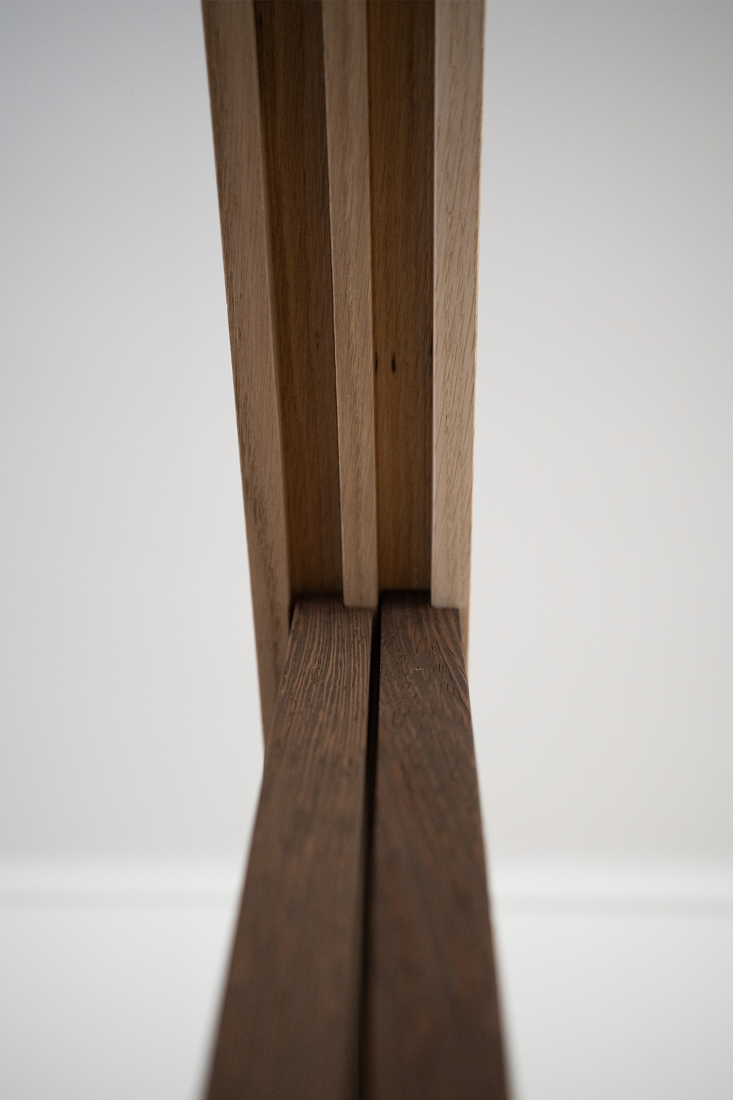 Dettaglio della guida in legno delle porte Shoji