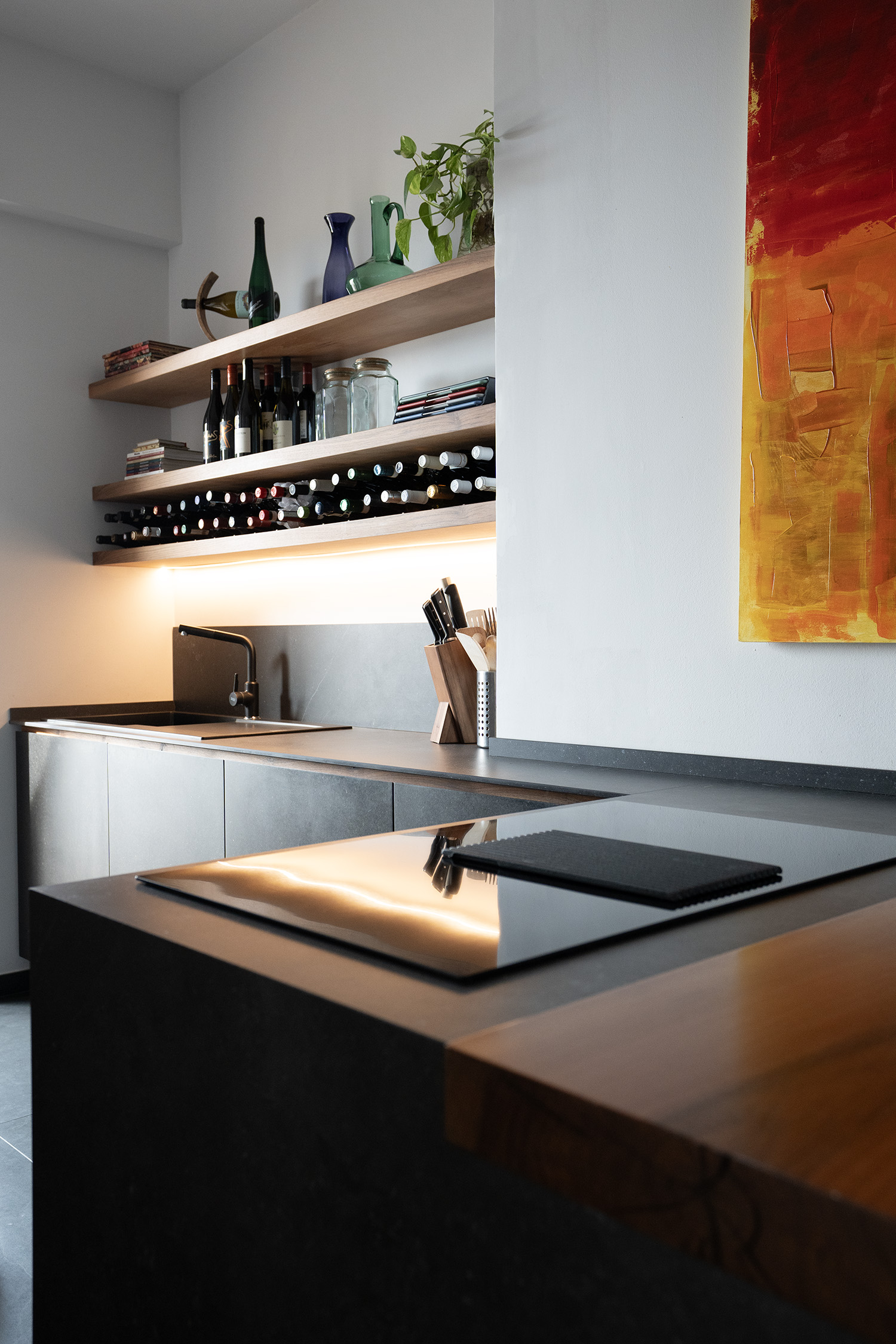 Piano della cucina su misura con penisola e top in Dekton